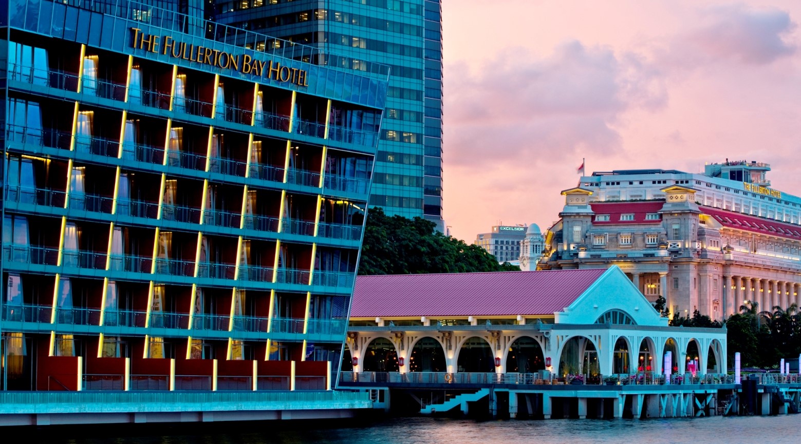 Waterfront-view-of-The-Fullerton-Bay-Hotel-Singapore - Crop