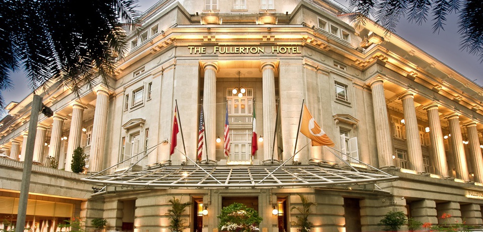 The_Fullerton_Hotel_Singapore_-_Entrancebc68d0